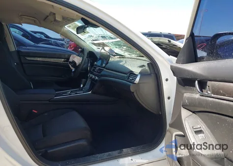 2020 Honda Accord Lx z USA, uszkodzony, nr VIN 1HGCV1F18LA009887